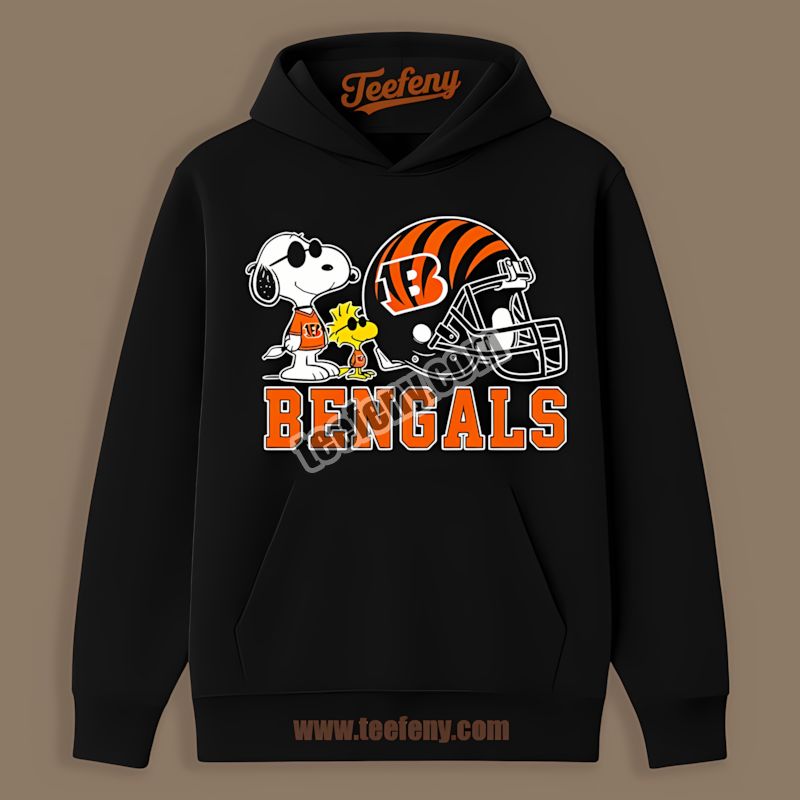 Cincinnati Bengals Helmet Vs Snoopy Woodstock Graphic Hoodie Cincinnati Bengals Helmet Vs Snoopy Woodstock Graphic Hoodie