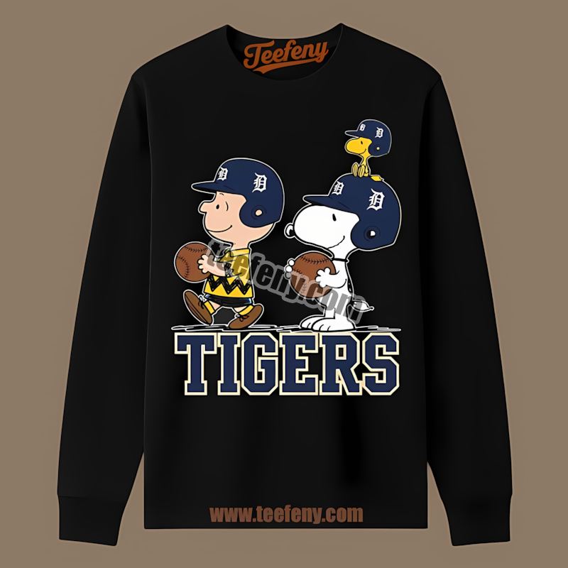 Charlie Brown Snoopy Play Together Detroit Tigers Vintage Long Sleeve Charlie Brown Snoopy Play Together Detroit Tigers Vintage Long Sleeve