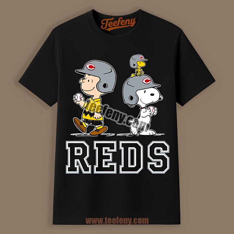 Cincinnati Reds Charlie Brown And Snoopy Play Together Retro Shirt