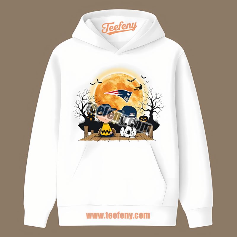 Halloween Charlie Brown Snoopy New England Patriots Retro Hoodie Halloween Charlie Brown Snoopy New England Patriots Retro Hoodie