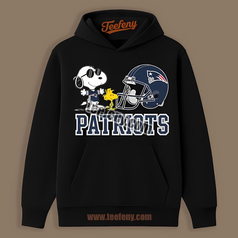 Helmet Vs Snoopy Woodstock New England Patriots Trendy Hoodie Helmet Vs Snoopy Woodstock New England Patriots Trendy Hoodie
