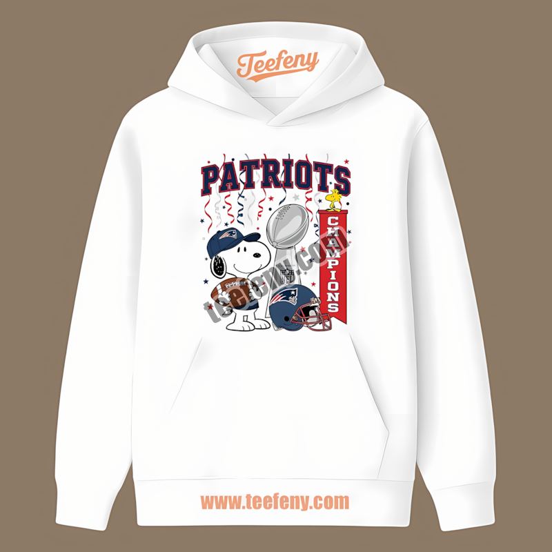 New England Patriots Champions Snoopy Celebration Retro Hoodie New England Patriots Champions Snoopy Celebration Retro Hoodie