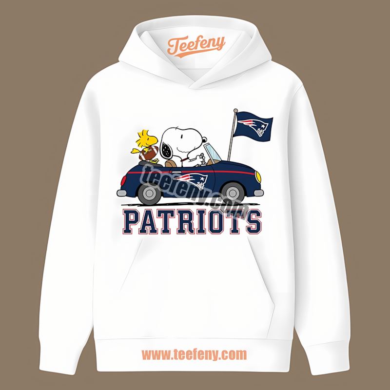 New England Patriots Snoopy Driving Car Cotton Hoodie New England Patriots Snoopy Driving Car Cotton Hoodie