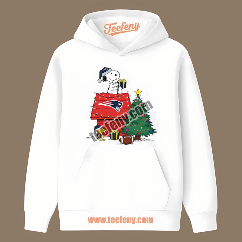 New England Patriots Snoopy Woodstock Christmas Cotton Hoodie New England Patriots Snoopy Woodstock Christmas Cotton Hoodie
