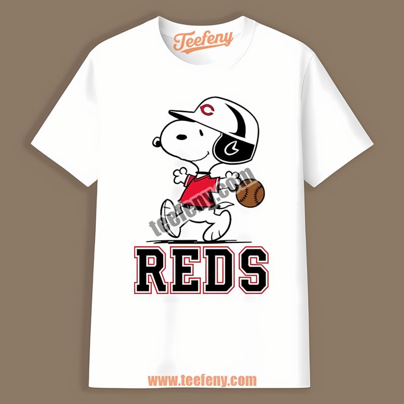 Snoopy Running Wearing Cincinnati Reds Baseball Shirt