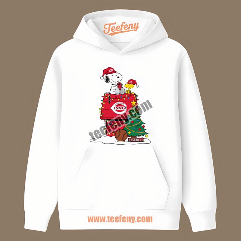Snoopy Woodstock Christmas Celebrating Cincinnati Reds Retro Hoodie Snoopy Woodstock Christmas Celebrating Cincinnati Reds Retro Hoodie