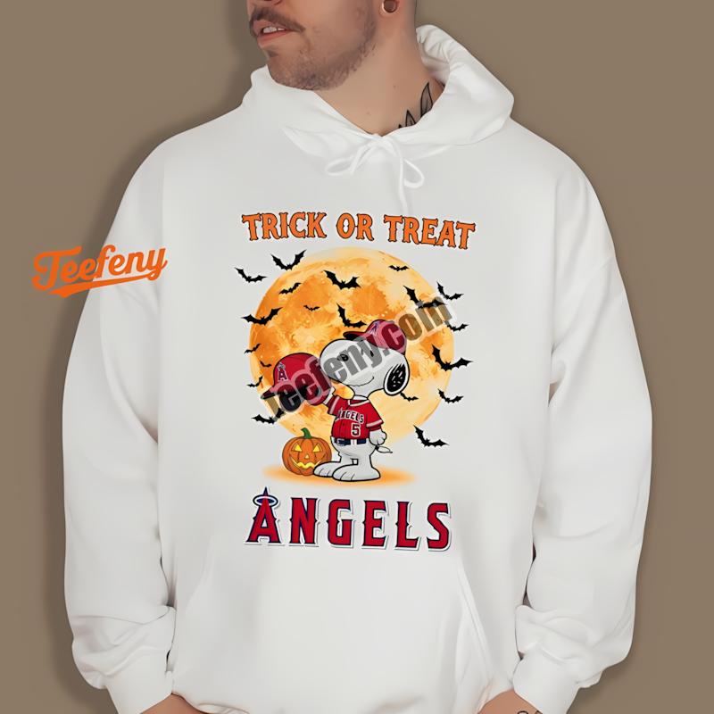 Los Angeles Angels Halloween Snoopy Trick Or Treat Hoodie Los Angeles Angels Halloween Snoopy Trick Or Treat Hoodie