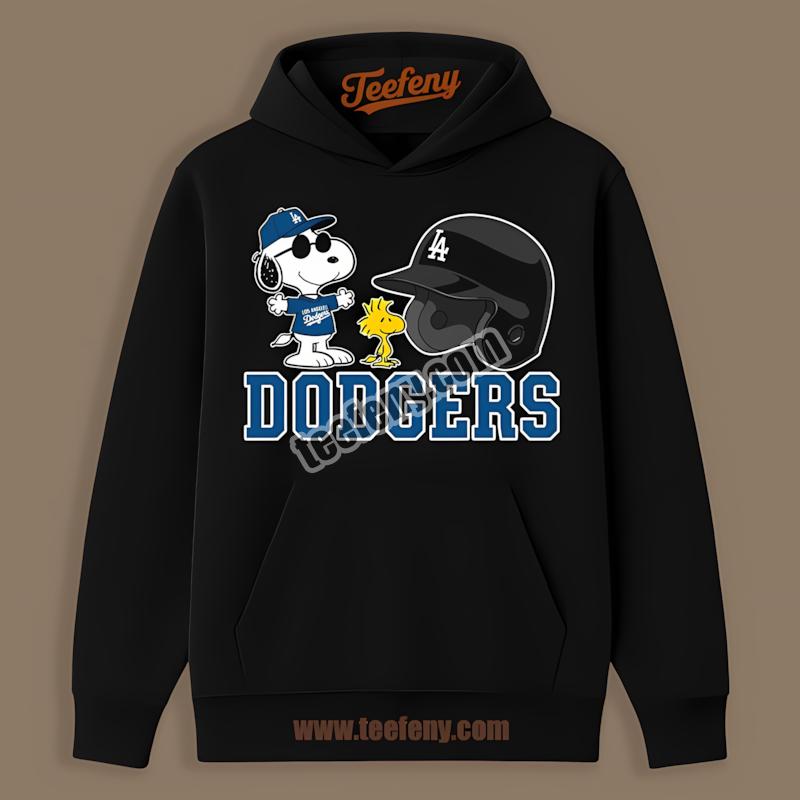 Los Angeles Dodgers Helmet Vs Snoopy Woodstock Hoodie Los Angeles Dodgers Helmet Vs Snoopy Woodstock Hoodie