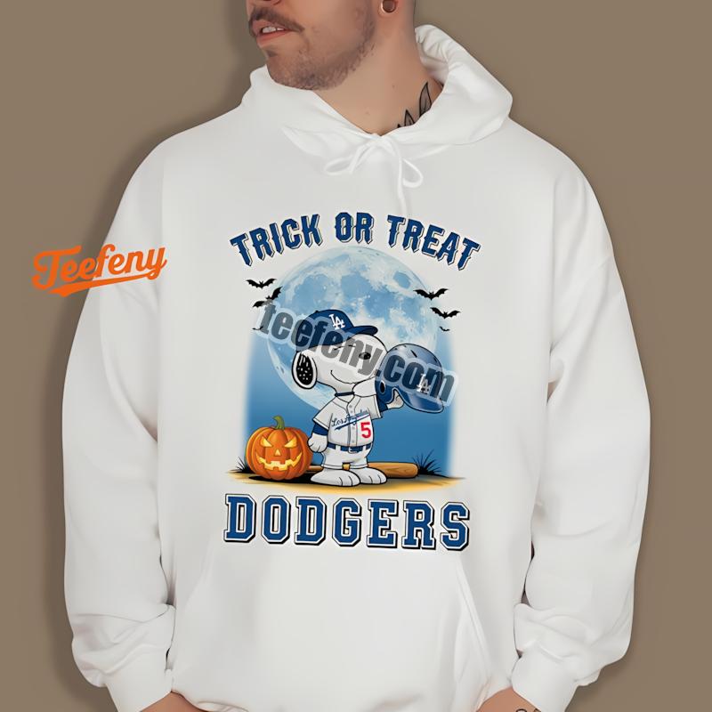 Los Angeles Dodgers Snoopy Trick Or Treat Halloween Hoodie Los Angeles Dodgers Snoopy Trick Or Treat Halloween Hoodie
